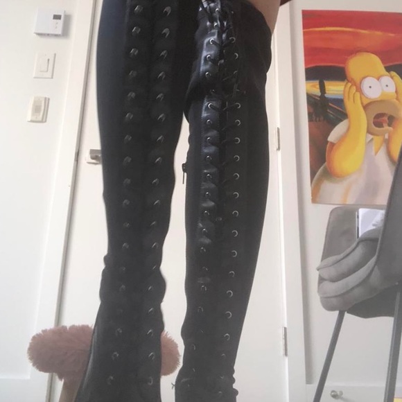 Super fun and cool combat boots - - Picture 3 of 4